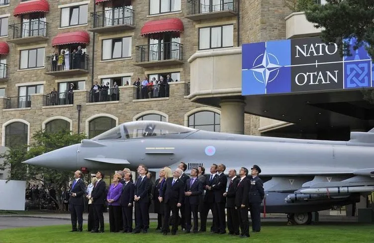 NATO’da liderleri büyüleyen uçuş gösterisi