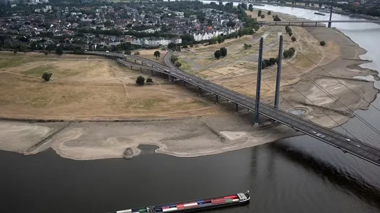 Sular çekilince 600 yıllık yazı ortaya çıktı! Tüm dünyayı korkutan uyarı: Beni görürsen ağla