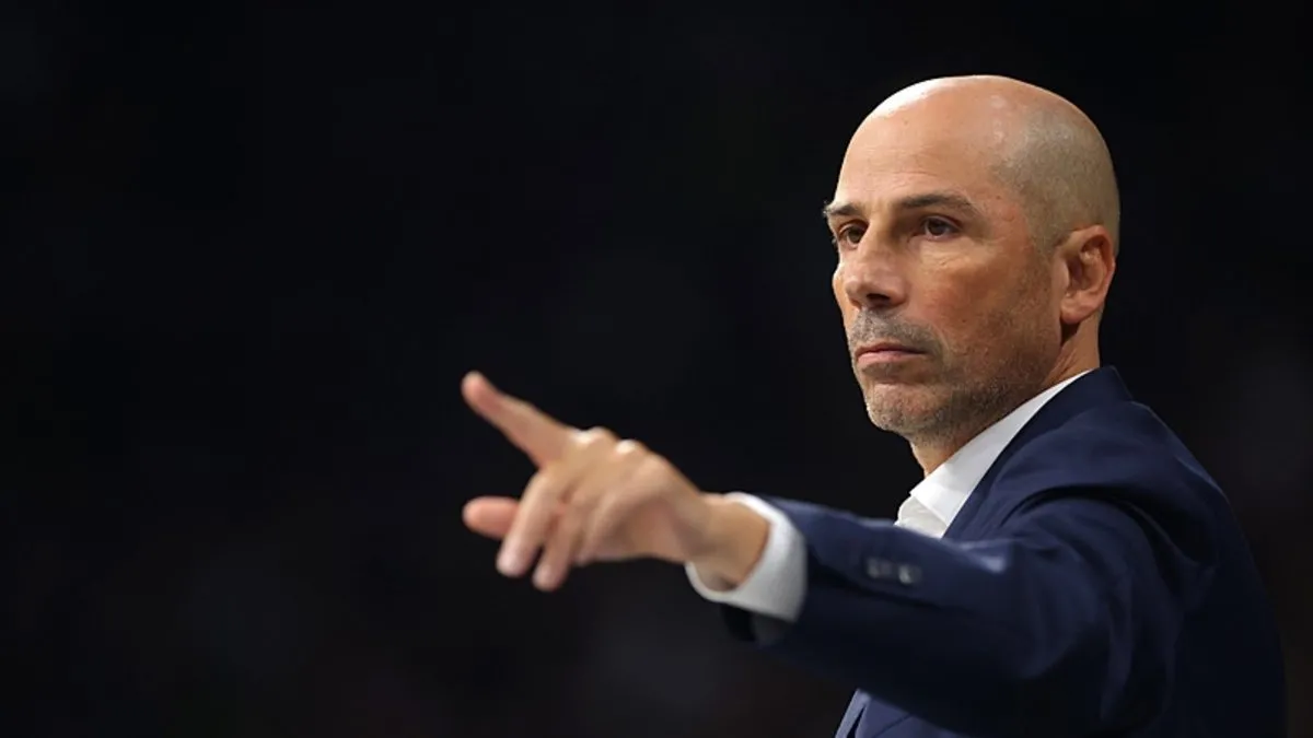 Barcelona’da başantrenör Joan Penarroya’nın görevine son verildi Barcelona’da başantrenör Joan Penarroya’nın görevine son verildi