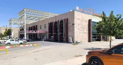 Akçakale'de feci kaza! Park halindeki otomobile çarptı! 4 yaralı #sanliurfa