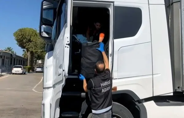 Valizlerden 55 kilo uyuşturucu çıktı