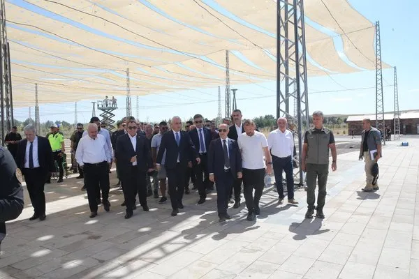 Etkinlik alanında incelemelerde bulunan Bakan Yardımcısı Aktaş