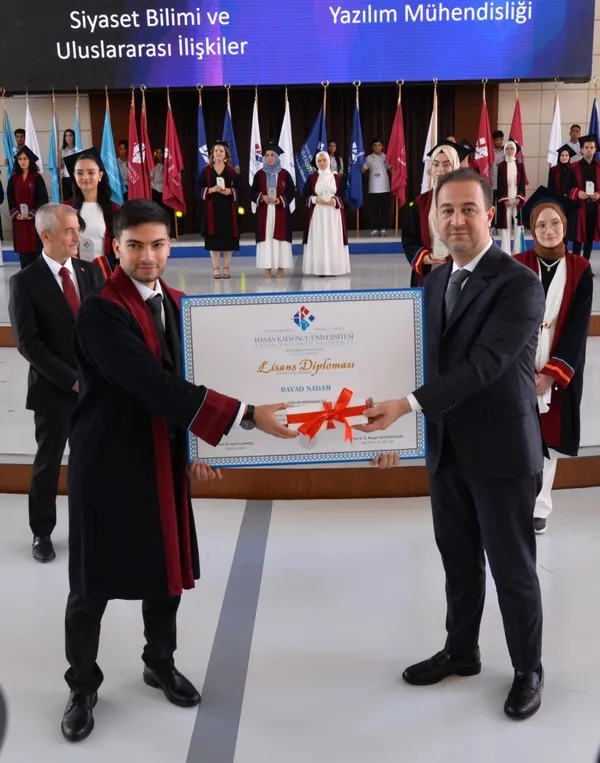 hkude-mezuniyet-coskusu-haluk-kalyoncu-koklu-bir-anlayisla-deger-uretiyoruz-1781803283767.jpg