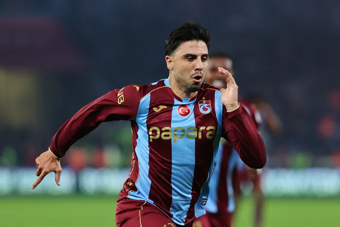 canli-trabzonspor-besiktas-dev-macta-ilk-duduk-caldi-1792431430113.jpg