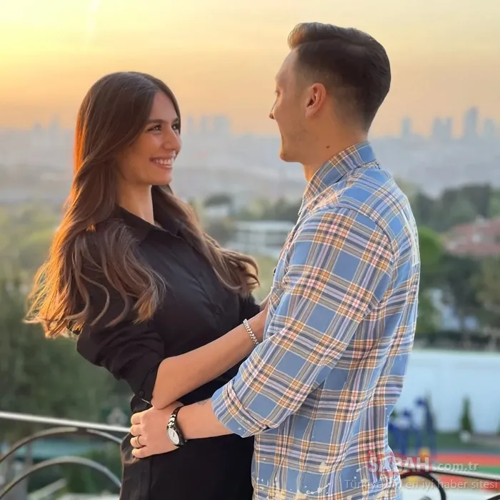 Mesut Özil’e anne nasihati! Dünyaca ünlü futbolcu ’duvarımda asılı’ diyerek açıkladı