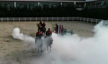 İstanbul’un atlı polisleri göreve böyle hazırlanıyor