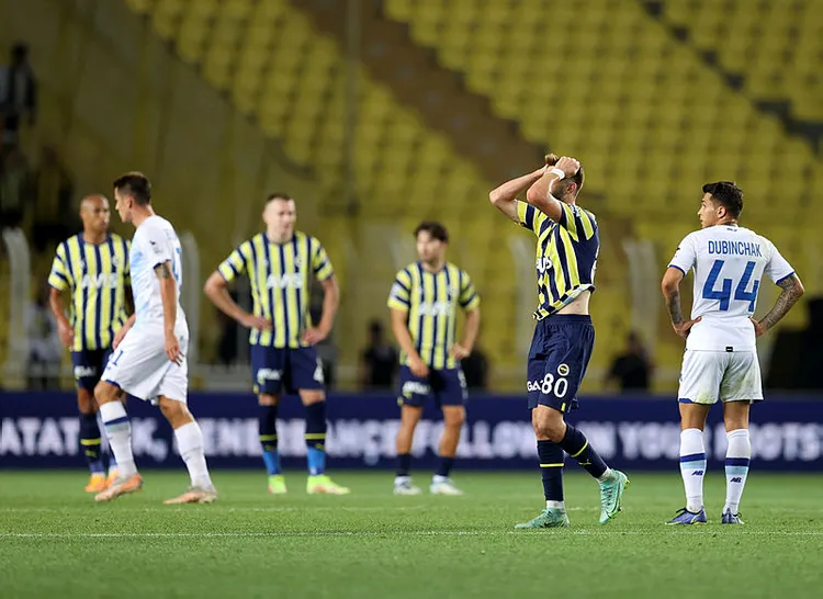 son-dakika-fenerbahce-taraftari-kadikoyde-putin-tezahurati-yapti-1658952316782.jpg