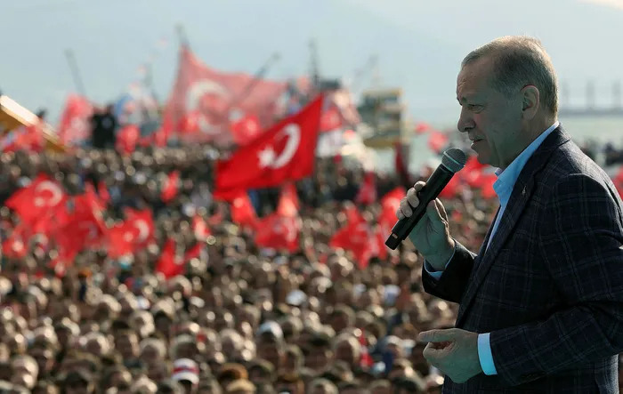 son-dakika-haberi-baskan-erdogan-izmirde-tarihi-kalabaliga-seslendi-kemal-kilicdarogluna-kandil-ile-pazarlik-t-1682785504228.jpg