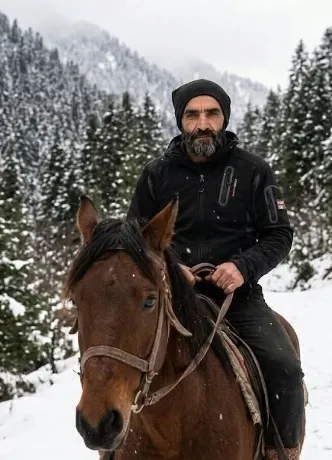 savsat-deresinde-umutlu-arayis-suruyor-72-kisilik-ekip-bolgeyi-tariyor-1781600783007.jpg