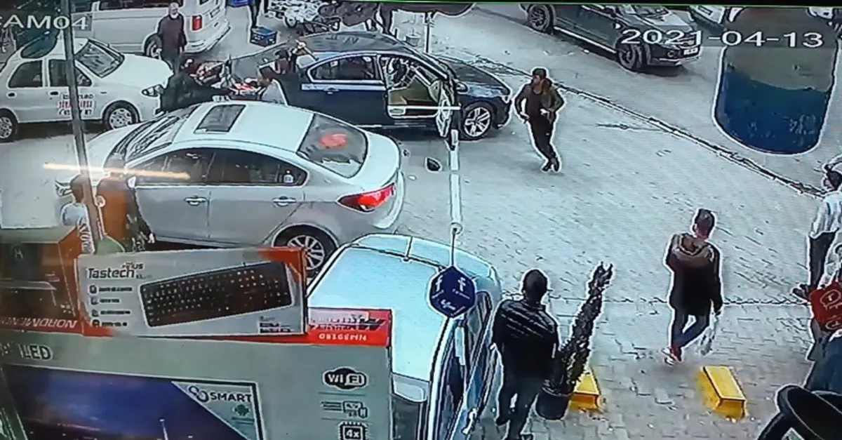 Son Dakika Haberi Esenyurt Ta Korkunc Kavga Ortalik Savas Alanina Dondu Son Dakika Haberler