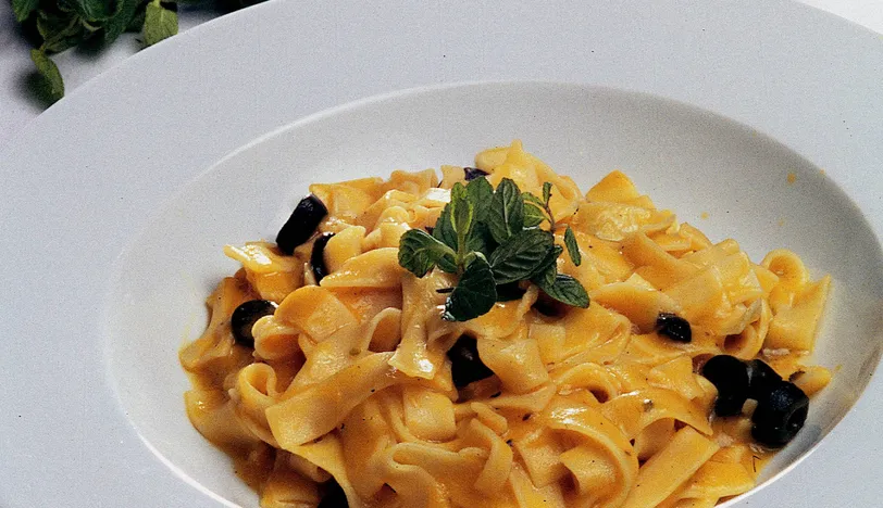 Kabak Soslu Zeytinli Papardelle