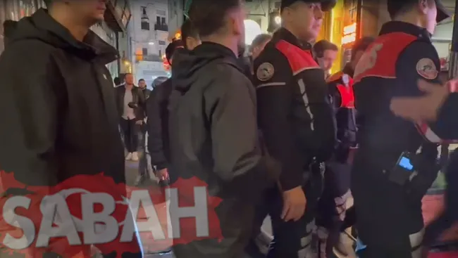 beyoglunda-hareketli-saatler-gece-kuluplerine-operasyon-1790976186694.jpg