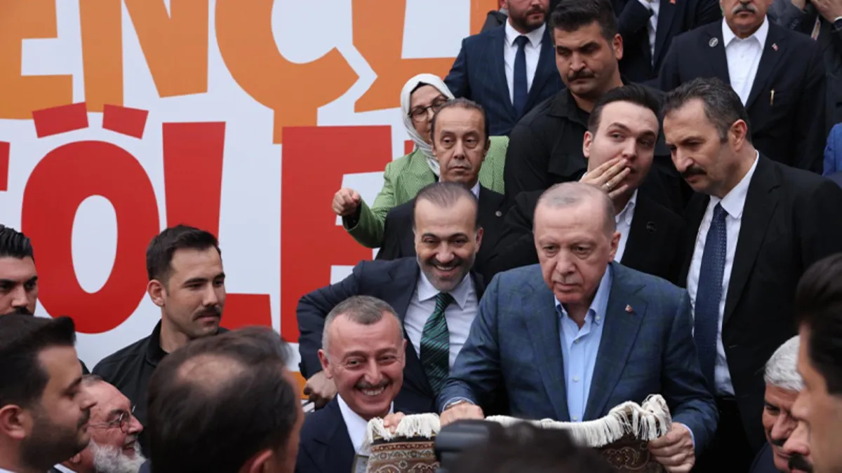 Başkan Erdoğan’dan Kocaelispor Müzesi’ne imzalı forma! Başkan Erdoğan’dan Kocaelispor Müzesi’ne imzalı forma!