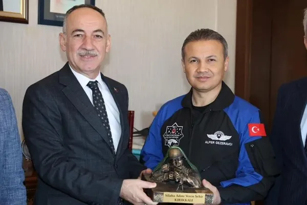 ilk-astronot-alper-gezeravci-kirikkale-universitesinde-1711459924615.jpg