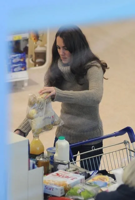 Kate Middleton alışverişte görüntülendi
