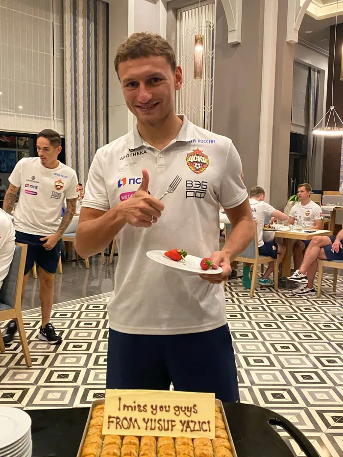 yusuf-yazicidan-eski-takimi-cska-moskovaya-baklava-jesti-1708851377168.jpeg