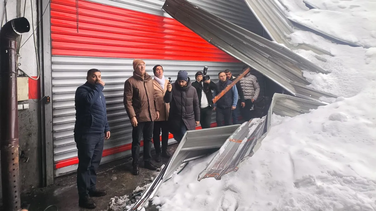 Hilvan’da baca temizleyen şahıs düşerek hayatını kaybetti! Hilvan’da baca temizleyen şahıs düşerek hayatını kaybetti!