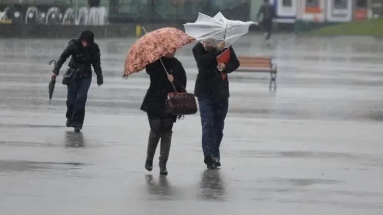 İstanbul’da bugün okullar tatil olur mu, yarın okul var mı? Vali Gül’den kritik fırtına uyarısı! İşte 10-13 Aralık hava durumu