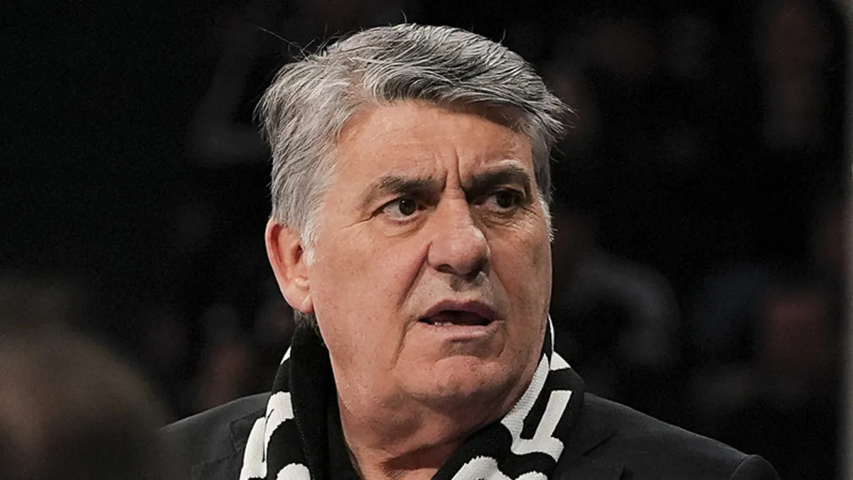 Beşiktaş Kulübü Başkanı Serdal Adalı, taraftarlarla iftarda buluştu