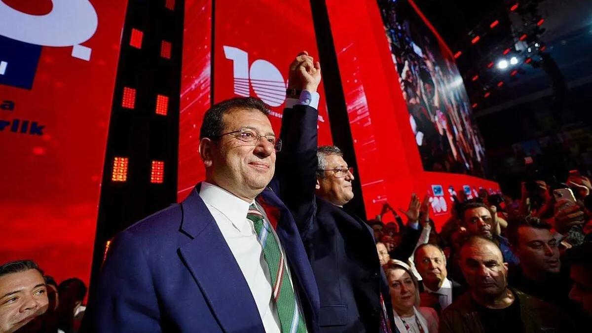 CHP’de Ekrem İmamoğlu hikayesinin sonuna doğru yaklaşılıyor: Özgür Özel işaretlerini vermeye başladı!