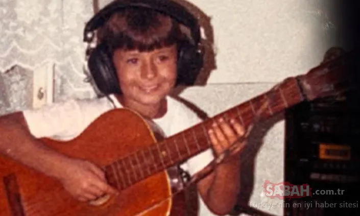 Elinde gitarıyla bu küçük erkek çocuğunu tanıdınız mı? Doğum gününde hayranlarına sürpriz yaptı: Şarkılar iyi ki var!