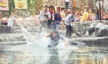 Nehirde kahkaha dolu anlar