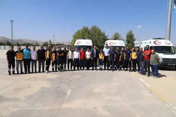 ambulans-suruculeri-vatandaslardan-ambulanslara-yol-vermelerini-istiyoruz-1696325532158.jpg