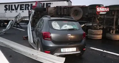 Kuzey Marmara’da devrilen kamyon 4 şeridi de ulaşıma kapattı | Video