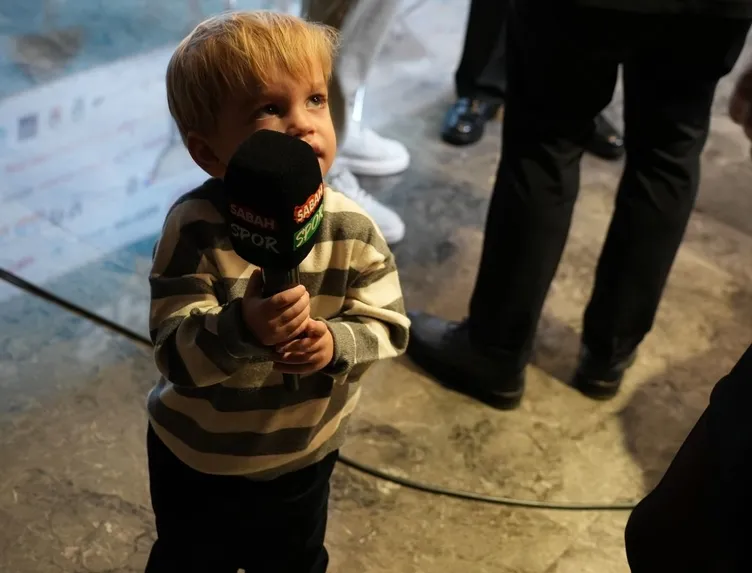 Turkuvaz Medya ’Spor Zirvesi’nde ödül alan en iyi oyuncular belli oldu! Ciro Mertens SABAH Spor mikrofonunda...