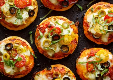 Mini pizza tarifi! Lokmalık lezzet bombası