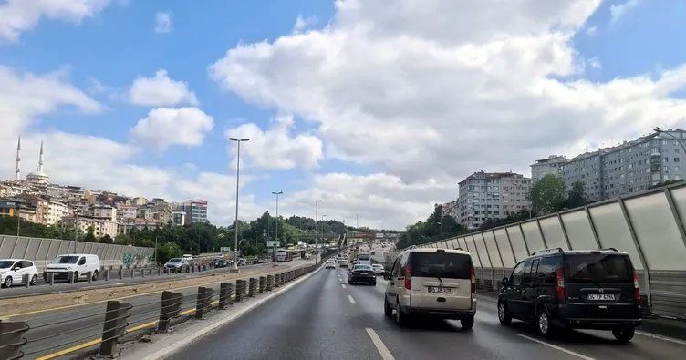 İstanbul’da tatil sonrası haftanın ilk iş gününde girişler yoğun iç kısımlar boş kaldı