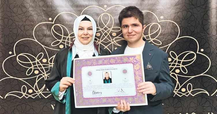 Oğlu için 40 yaşında avukat oldu