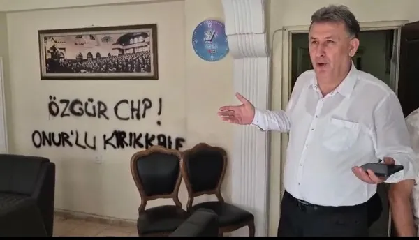 chpde-anahtar-krizi-yeni-baskan-parti-binasina-cilingirle-girdi-1784220444395.jpg