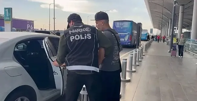 son-dakika-manifestin-kurucusu-tolga-akis-icin-istenen-ceza-belli-oldu-1792594118017.jpeg