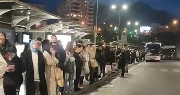 İzmir’de maaş krizi büyüyor! Otobüs şoförleri iş bıraktı, metro seferleri de aksadı