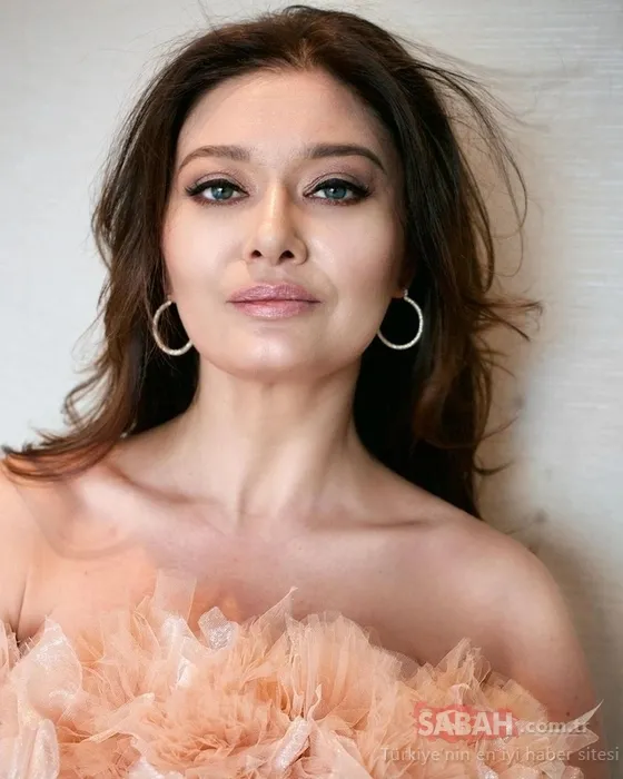 Nurgül Yeşilçay’ın kardeşi de ünlüymüş! Birçok dizide onun da parmağı var...İkizi gibi