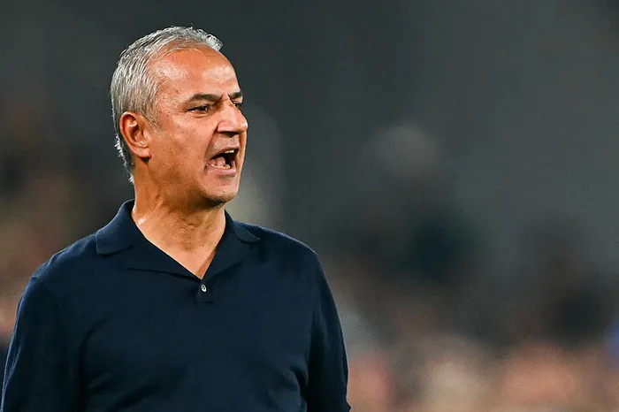 canli-uefa-sampiyonlar-liginde-fenerbahce-olimpik-lyon-maci-ilk-yari-oynaniyor-1787081626076.jpeg