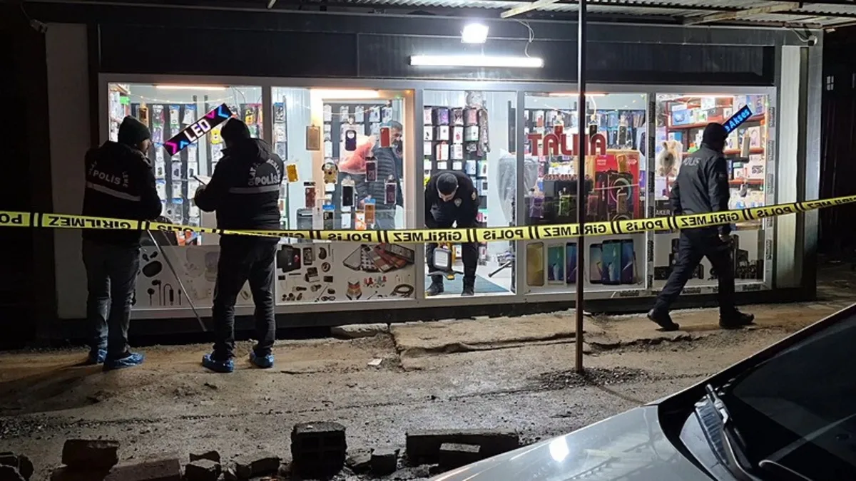 Malatya'da pompalı tüfekli saldırı: 7 yaralı Malatya'da pompalı tüfekli saldırı: 7 yaralı