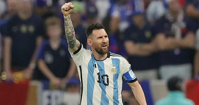 Messi’nin 2022 Dünya Kupası’nda giydiği formalar, müzayedeye çıkacak Messi’nin 2022 Dünya Kupası’nda giydiği formalar, müzayedeye çıkacak