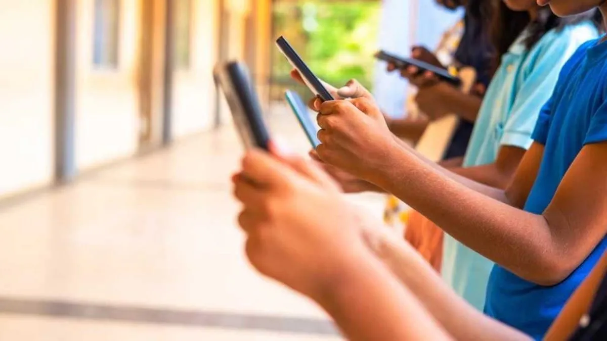 İsveç okullarda cep telefonunu yasakladı