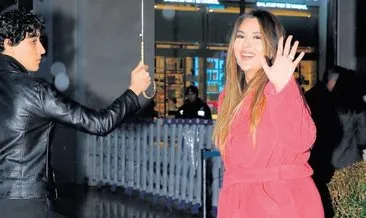 Bornozla geldi terlikle devam etti