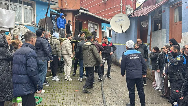 son-dakika-fatihte-2-bina-coktu-4-kisi-enkaz-altindan-sag-olarak-kurtarildi-enkaz-altindaki-1-kisi-icin-calism-1774174460415.jpeg (800×450)