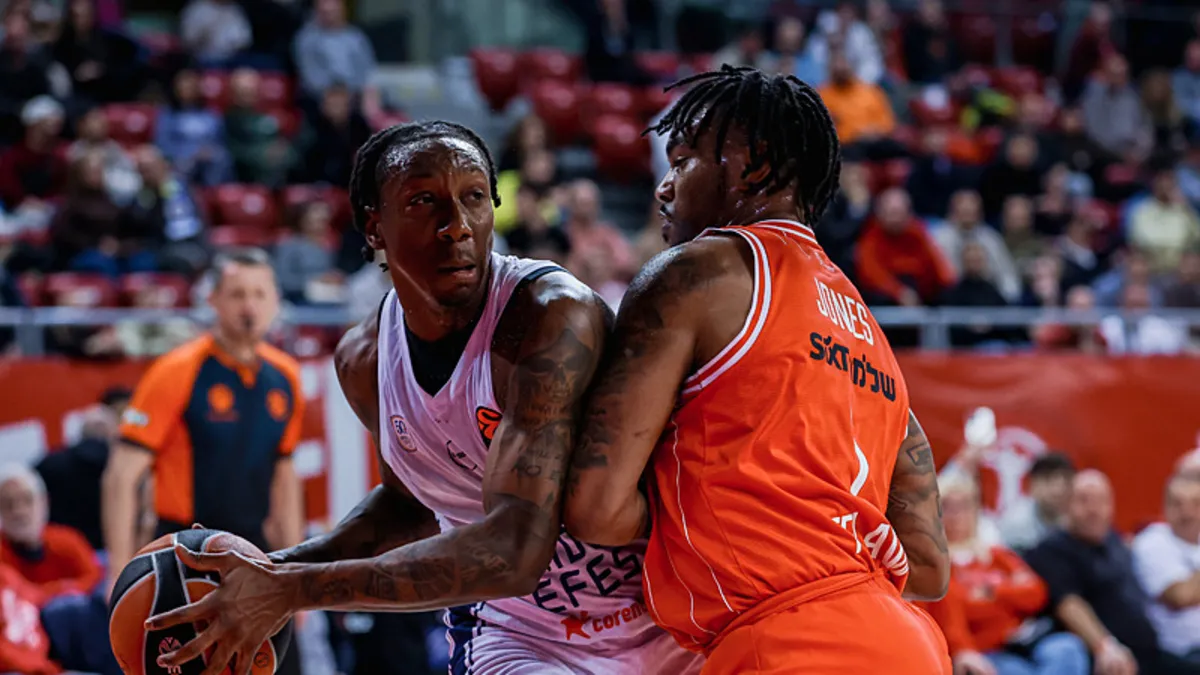 Anadolu Efes, Hapoel'e mağlup!
