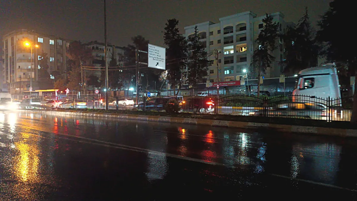 Şanlıurfa’da eğitime sağanak engeli: 4 ilçede okullar tatil edildi Şanlıurfa’da eğitime sağanak engeli: 4 ilçede okullar tatil edildi