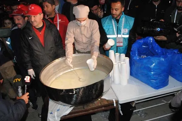 Son dakika: Sabah namazını kılıp yürüyüşe geçtiler