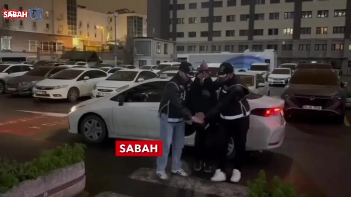 SON DAKİKA: Barış Boyun Suç Örgütü’nün yöneticilerindendi! ‘Meylo’ kod adlı Mirhan Aygün Kuzey Irak’ta yakalandı | Video videosunu izle SON DAKİKA: Barış Boyun Suç Örgütü’nün yöneticilerindendi! ‘Meylo’ kod adlı Mirhan Aygün Kuzey Irak’ta yakalandı | Video videosunu izle