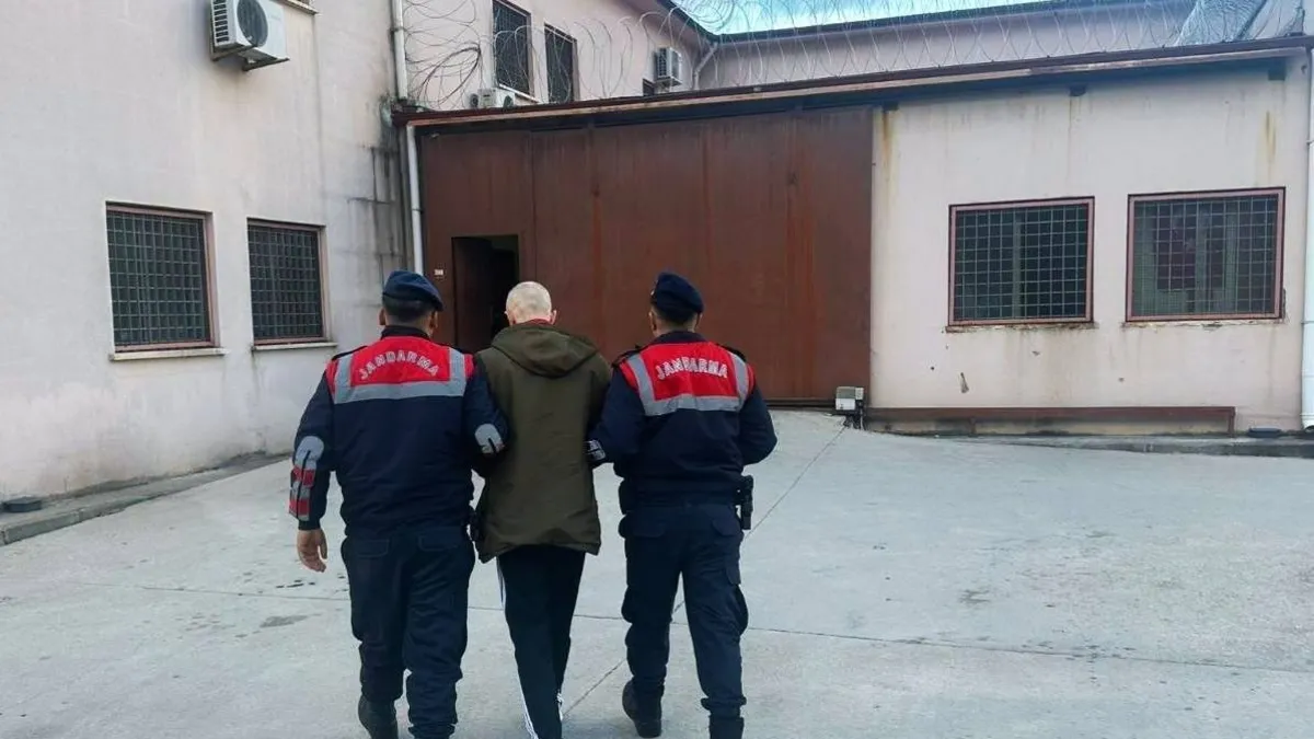 Ankara’da göreve iade edilen emniyet müdürleri yeniden gözaltına alındı Ankara’da göreve iade edilen emniyet müdürleri yeniden gözaltına alındı