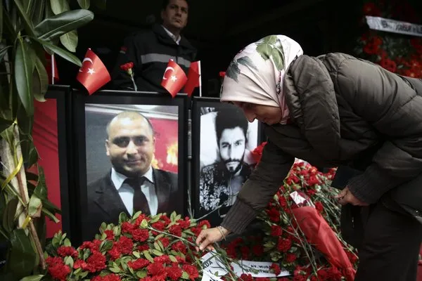 Reina katliamında hayatını kaybedenler anıldı