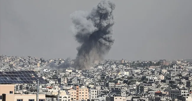 Katil İsrail’den Gazze’ye her 10 dakikada bir bombardıman Katil İsrail’den Gazze’ye her 10 dakikada bir bombardıman