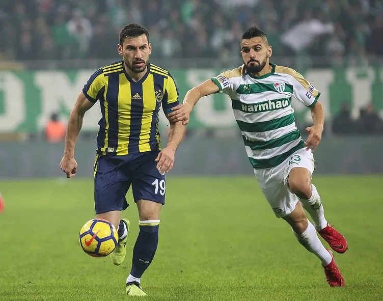 Günün transfer iddiası: Şener Özbayraklı, Galatasaray ile anlaştı